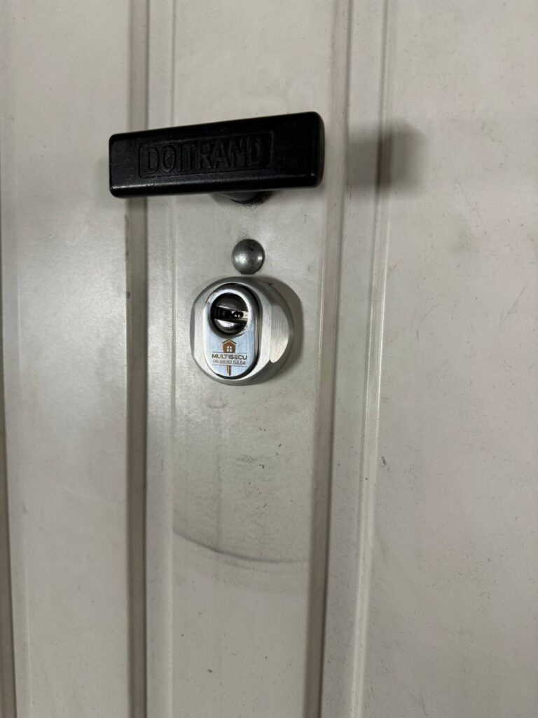 nouveau cylindre de porte de garage